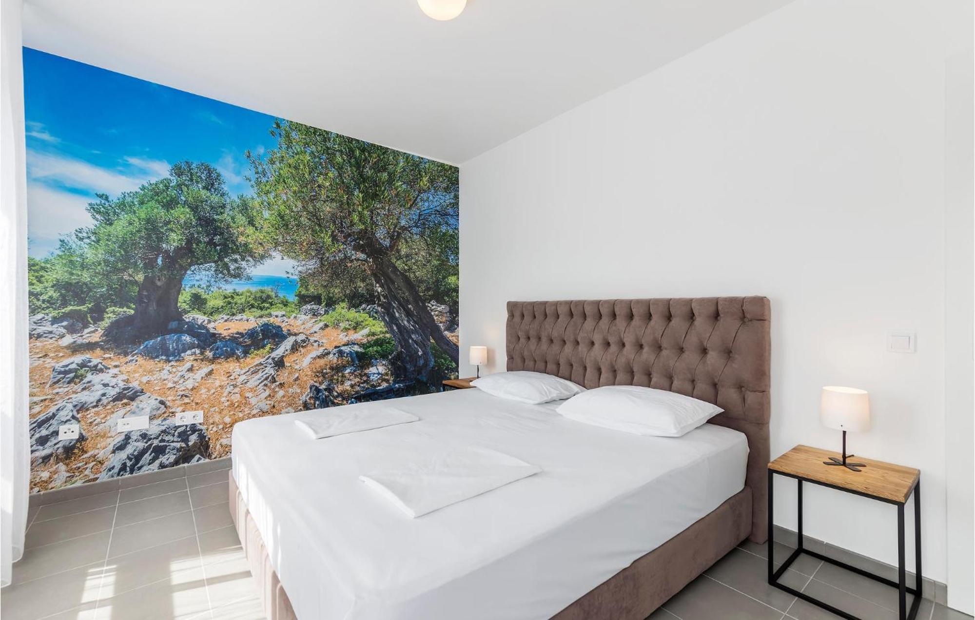 Amazing Apartment In Premantura With Kitchen Ngoại thất bức ảnh